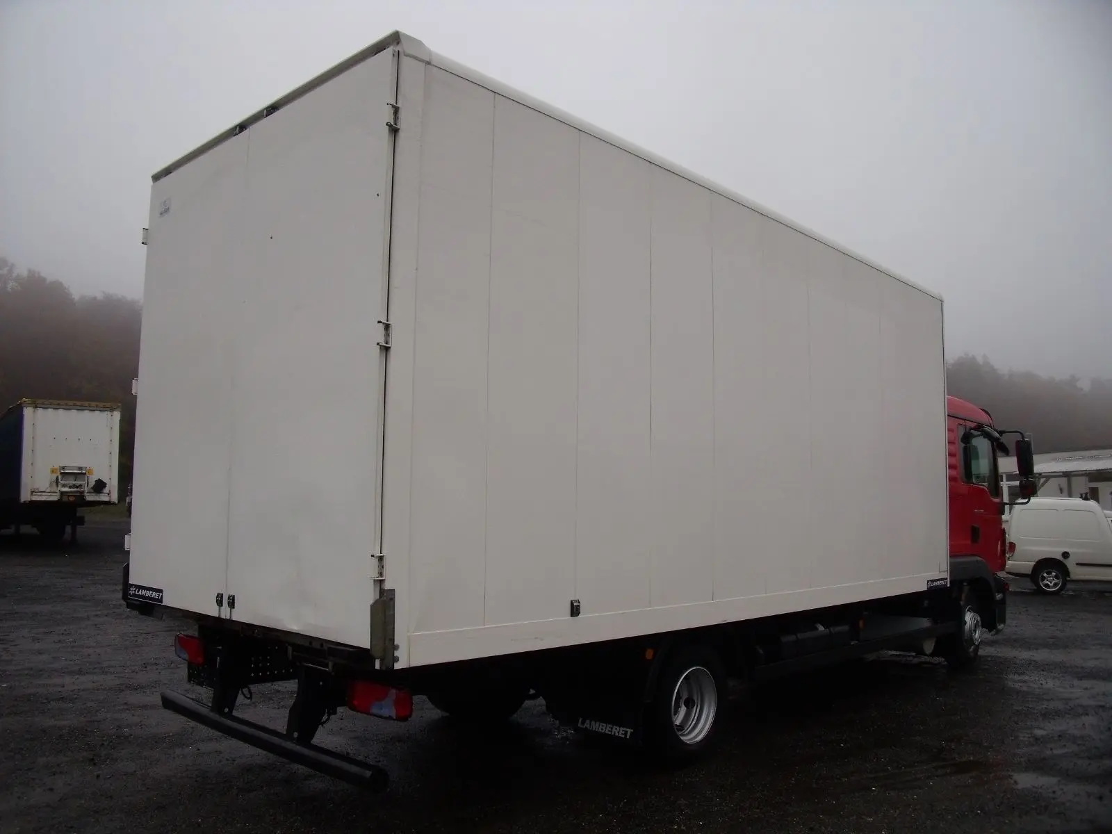 MAN TGL 8.180 BL, 2012г, фургон, ворота, спальник, без пробега по РФ - фото