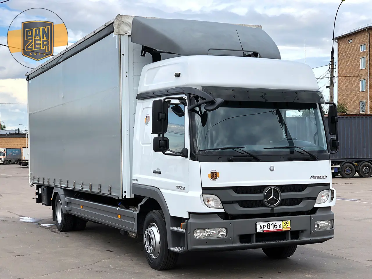 Mercedes-Benz Atego 1229, 2013 год, штора 51 м3, гидроборт, 2 спальника - фото 8