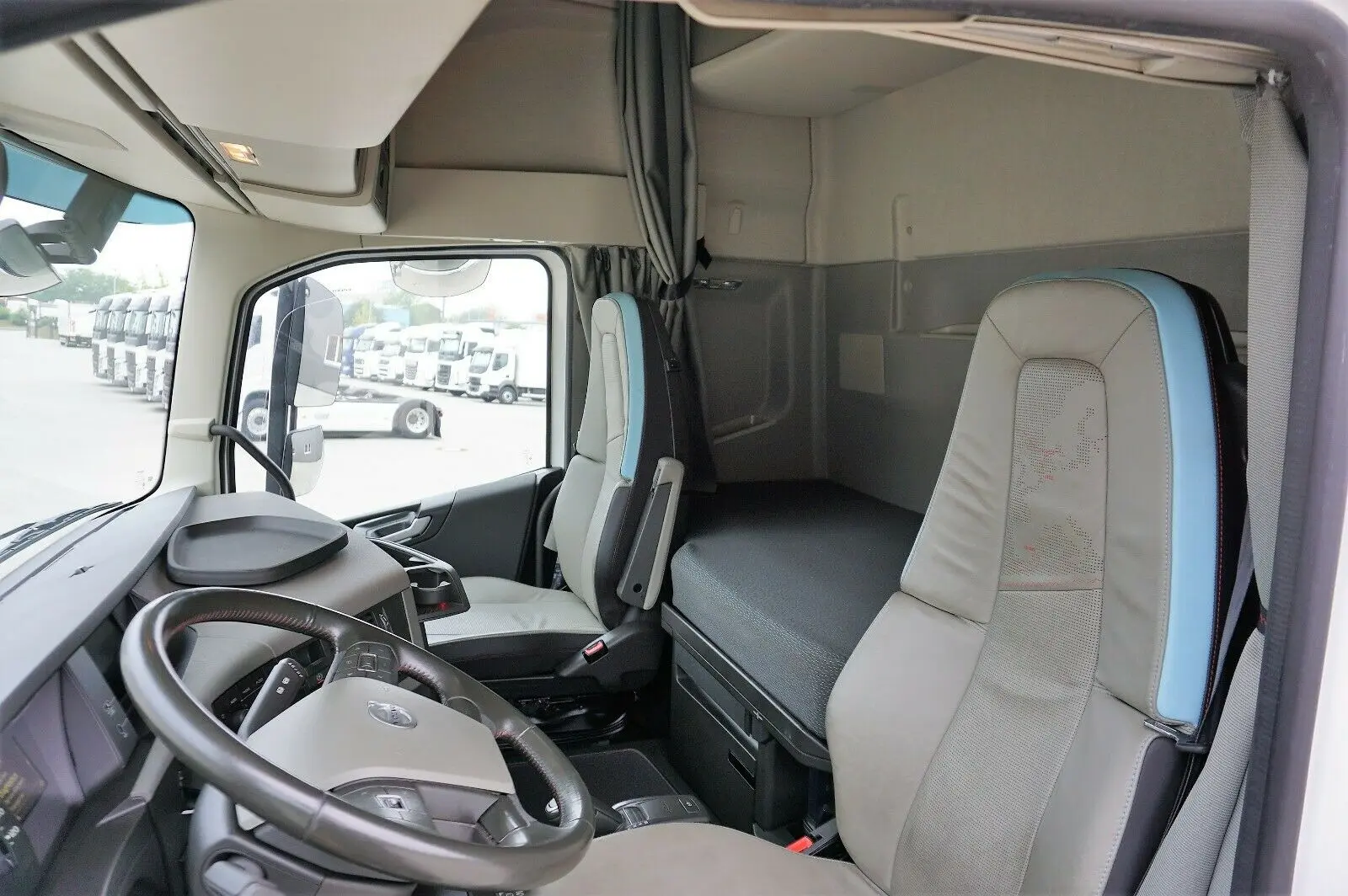 Тягач Volvo FH 540 Dual Clutch, 2019 год, 6х2 спарка, Globetrotter XL, без пробега по РФ - фото-детальных 3