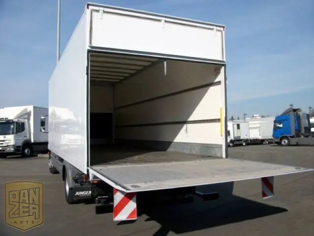 Mercedes Atego 1222, фургон 35м3, г/п 7т, гидролифт, состояние нового - фото 2