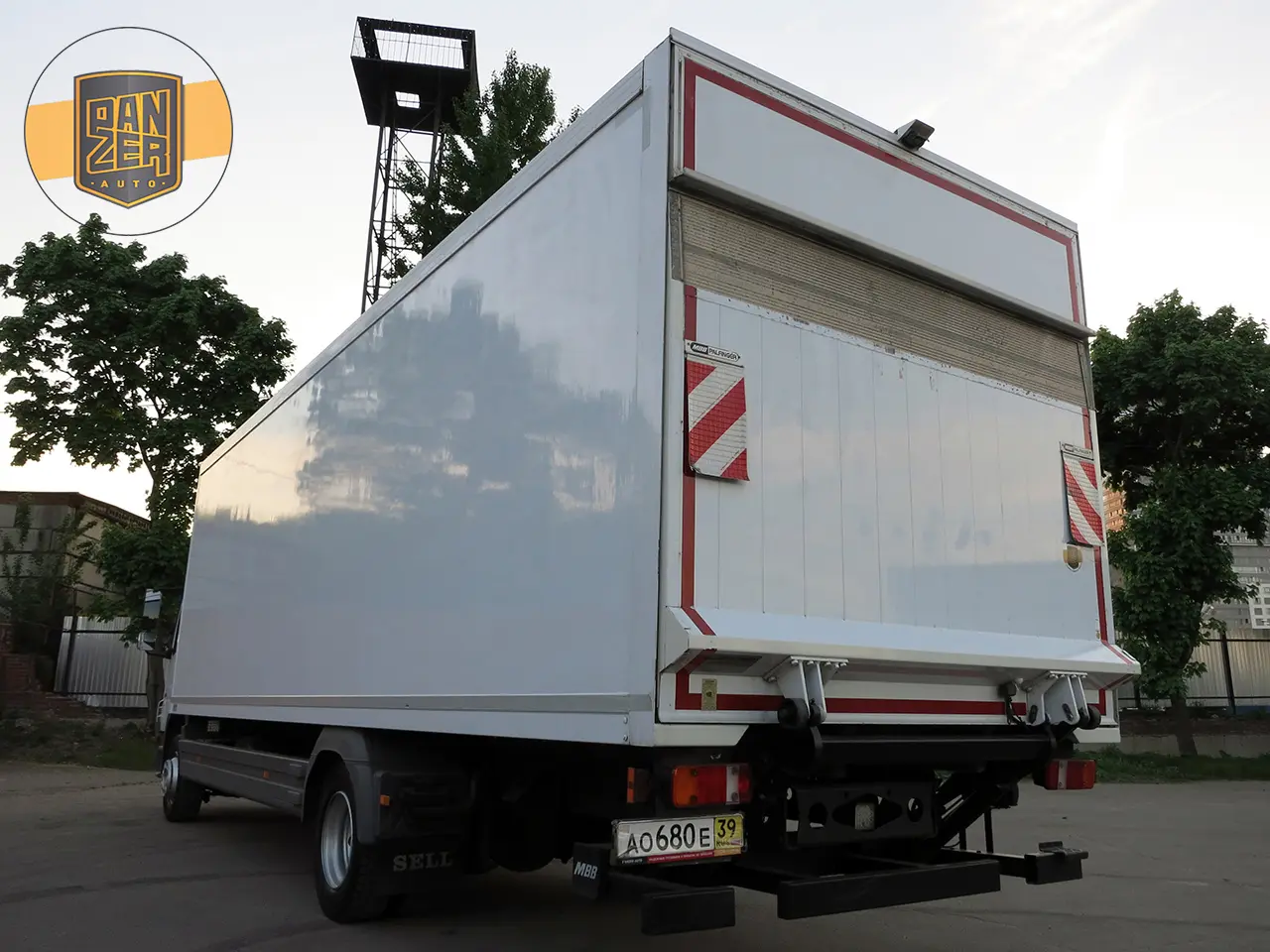 Mercedes Atego 1218 L, изотермический фургон 8.2м, 2011 г, гидроборт - фото 9