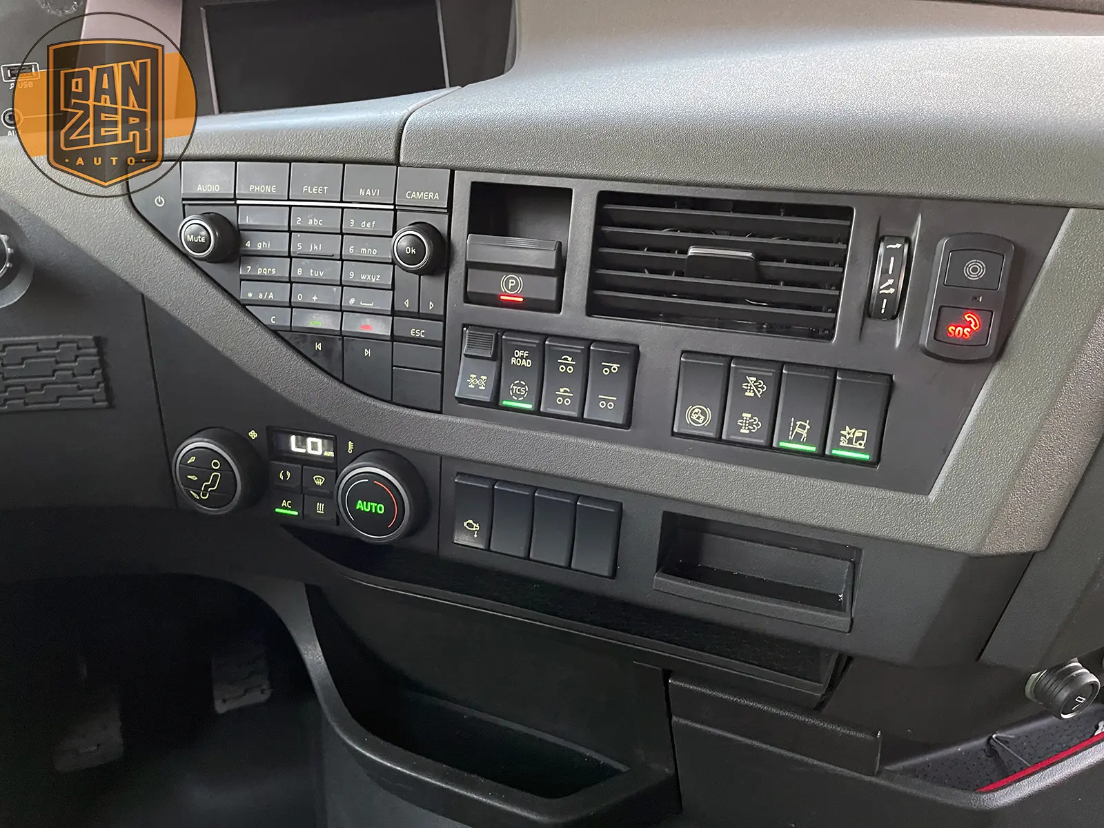 Тягач Volvo FH 500 6x4, 2018 год, подъемная ось, из Германии - фото-детальных 35