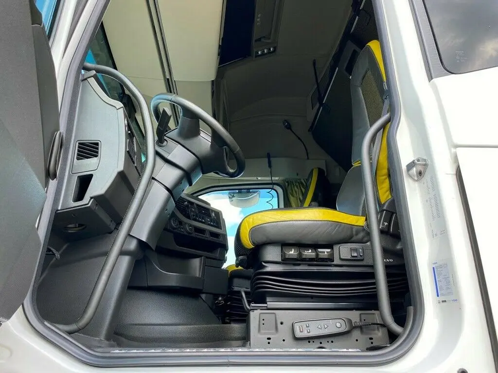 Тягач Volvo FH16 750, кабина XL, 2019 год, 4х2, 2 бака, без пробега по РФ - фото-детальных 3