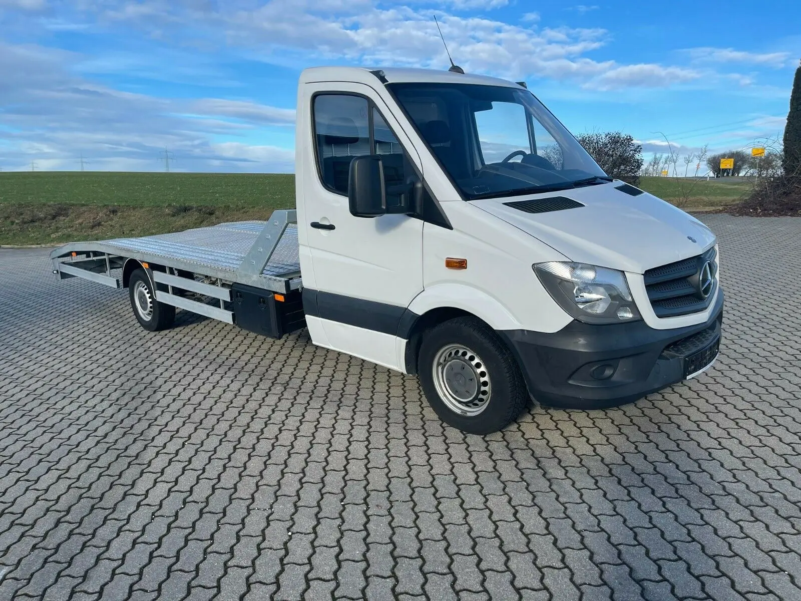 Эвакуатор Mercedes Sprinter 313 CDI, платформа 4.5 м, полная масса 3500 кг, пневмоподвеска, без пробега по РФ - фото 2