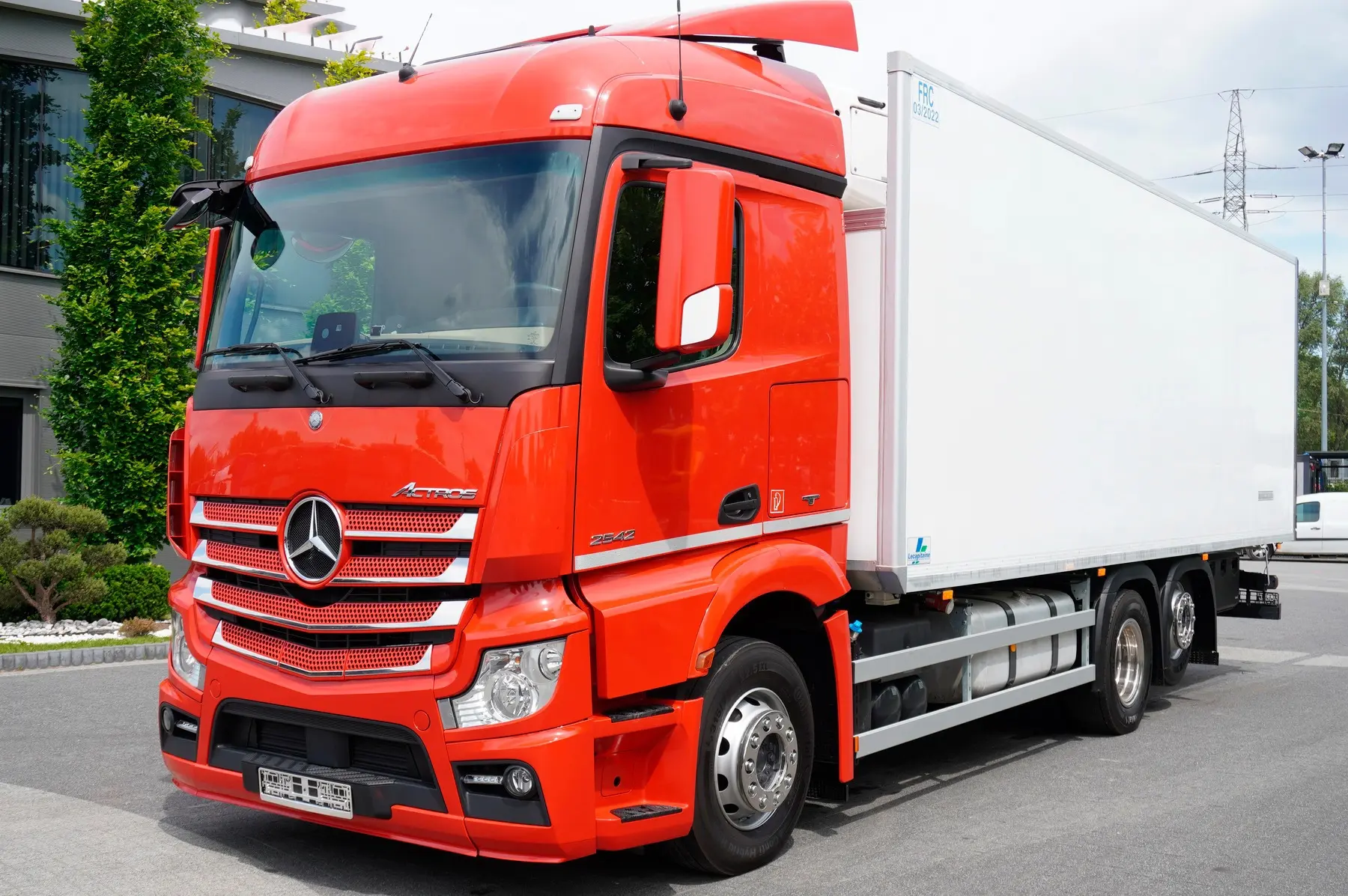 Рефрижератор Mercedes Actros 2542, 2016 год, 19 европалет, высокая кабина, без пробега по РФ - фото 8
