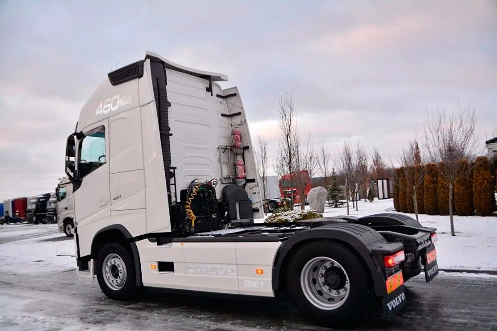 Тягач Volvo FH 460, 2016 год, 469 л.с., кабина Globetrotter XL, без пробега по РФ - фото-детальных 12