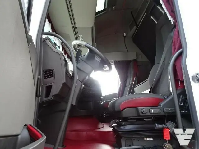 Тягач Volvo FH 540, 6х2, Globetrotter XL, двускатный ленивец сзади, без пробега по РФ - фото-детальных 13