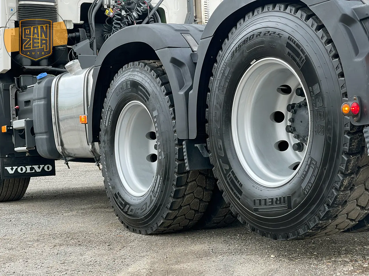Тягач Volvo FH540, 2018 год, 6х4 с подъемной осью - фото-детальных 12