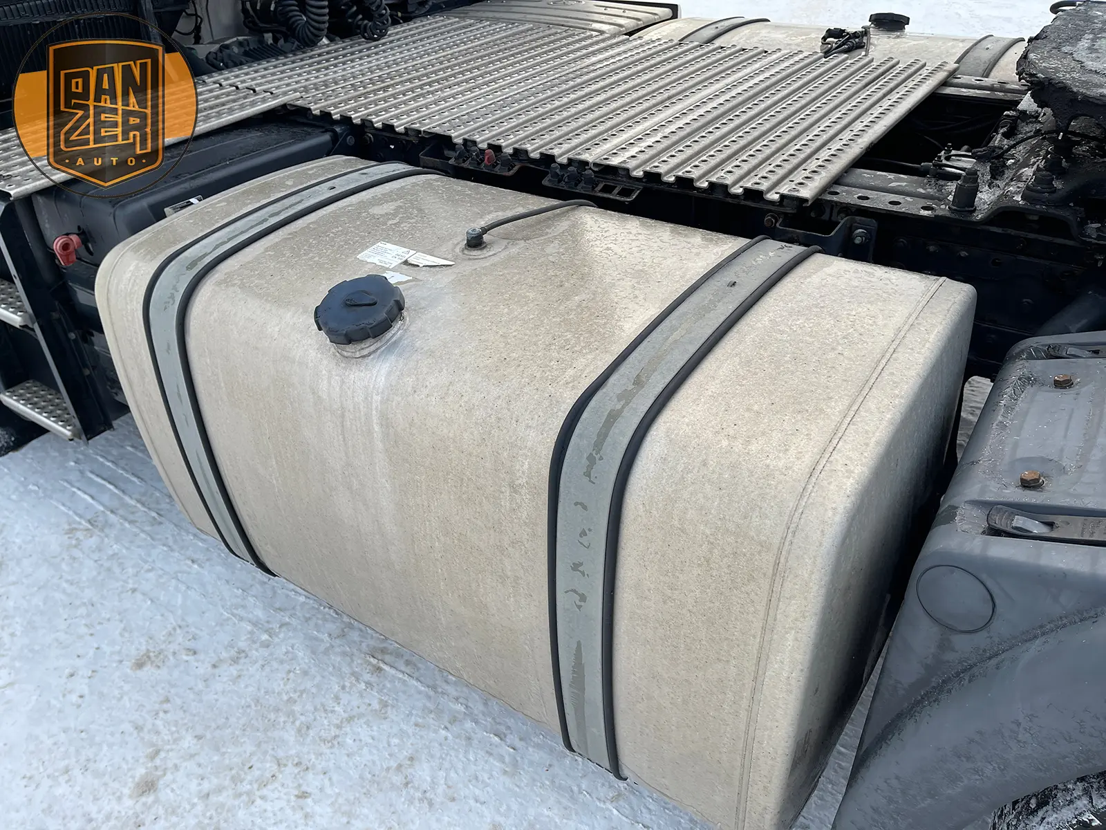 MAN TGX 18.480 тягач 4х2, XXL кабина, 2 бака - фото-детальных 14
