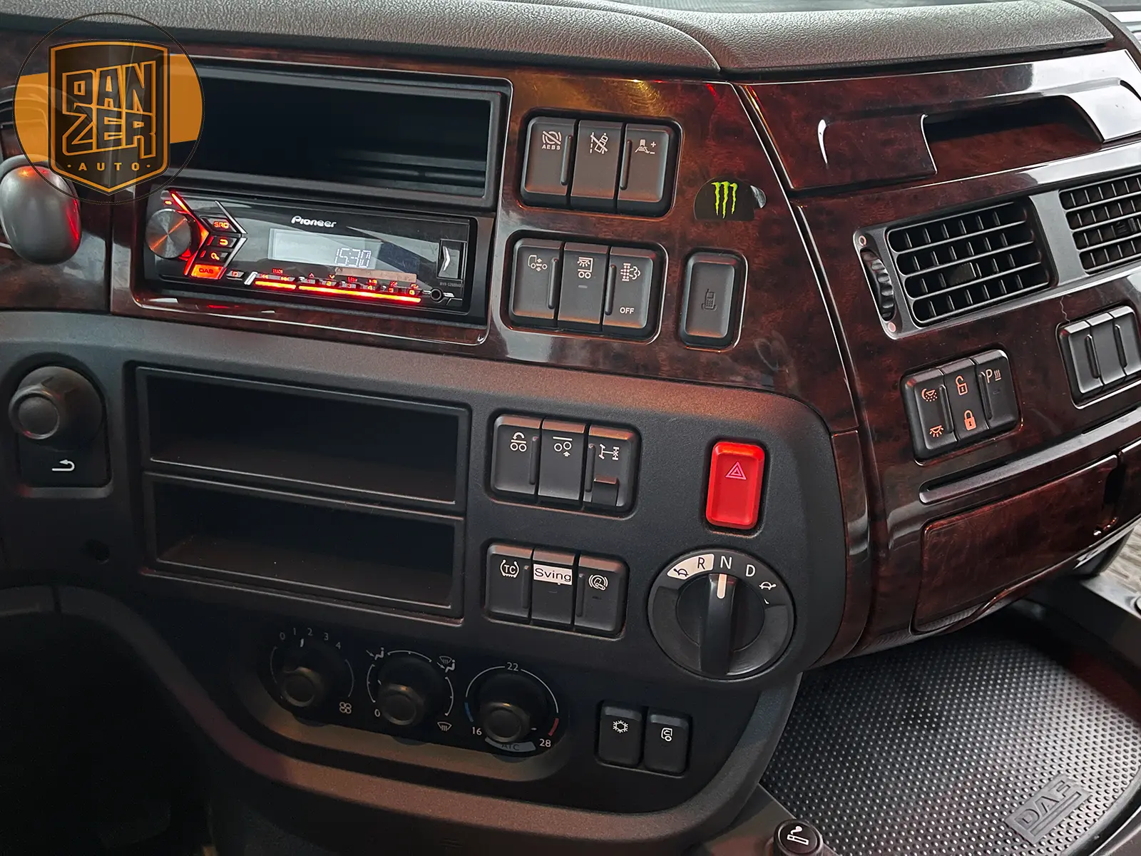daf xf 510 тягач 6х2, задняя спарка, кабина суперспейс 31