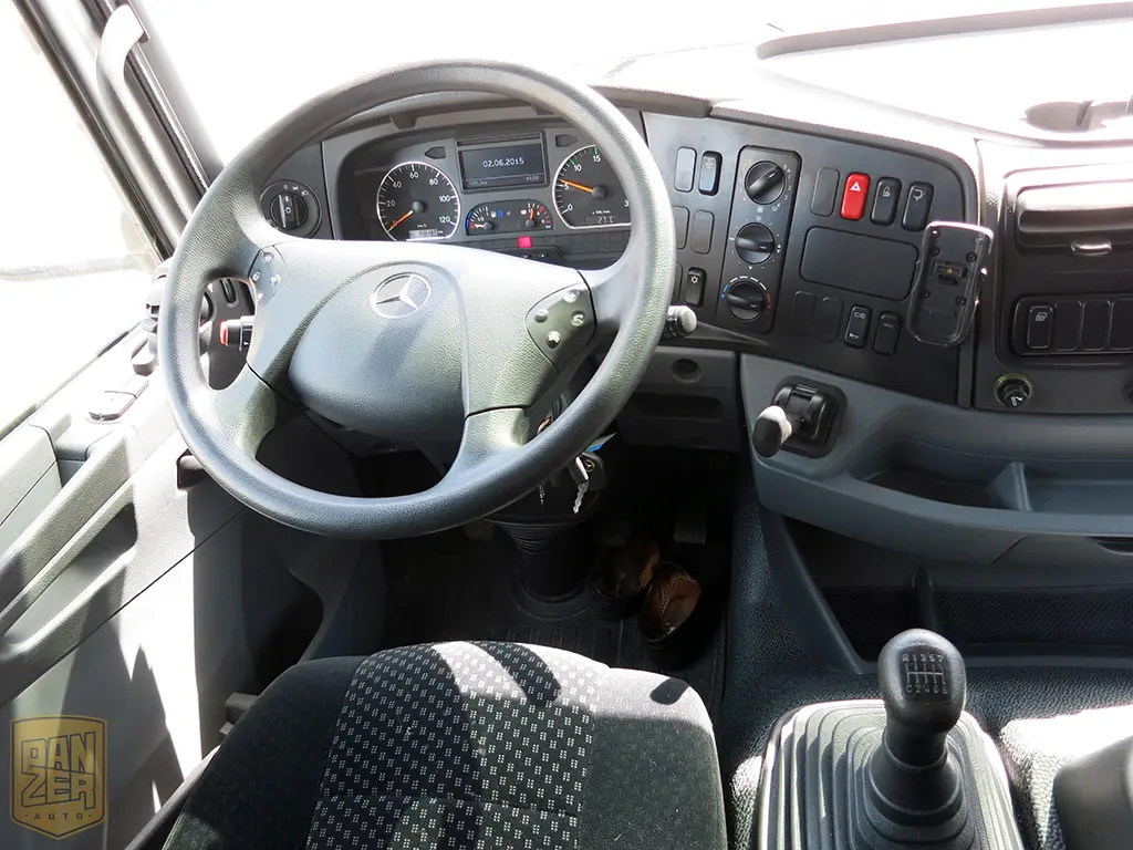 Mercedes-Benz Atego 1229L, 2012г, штора 48м3, гидролифт, 2 спальника - фото 6