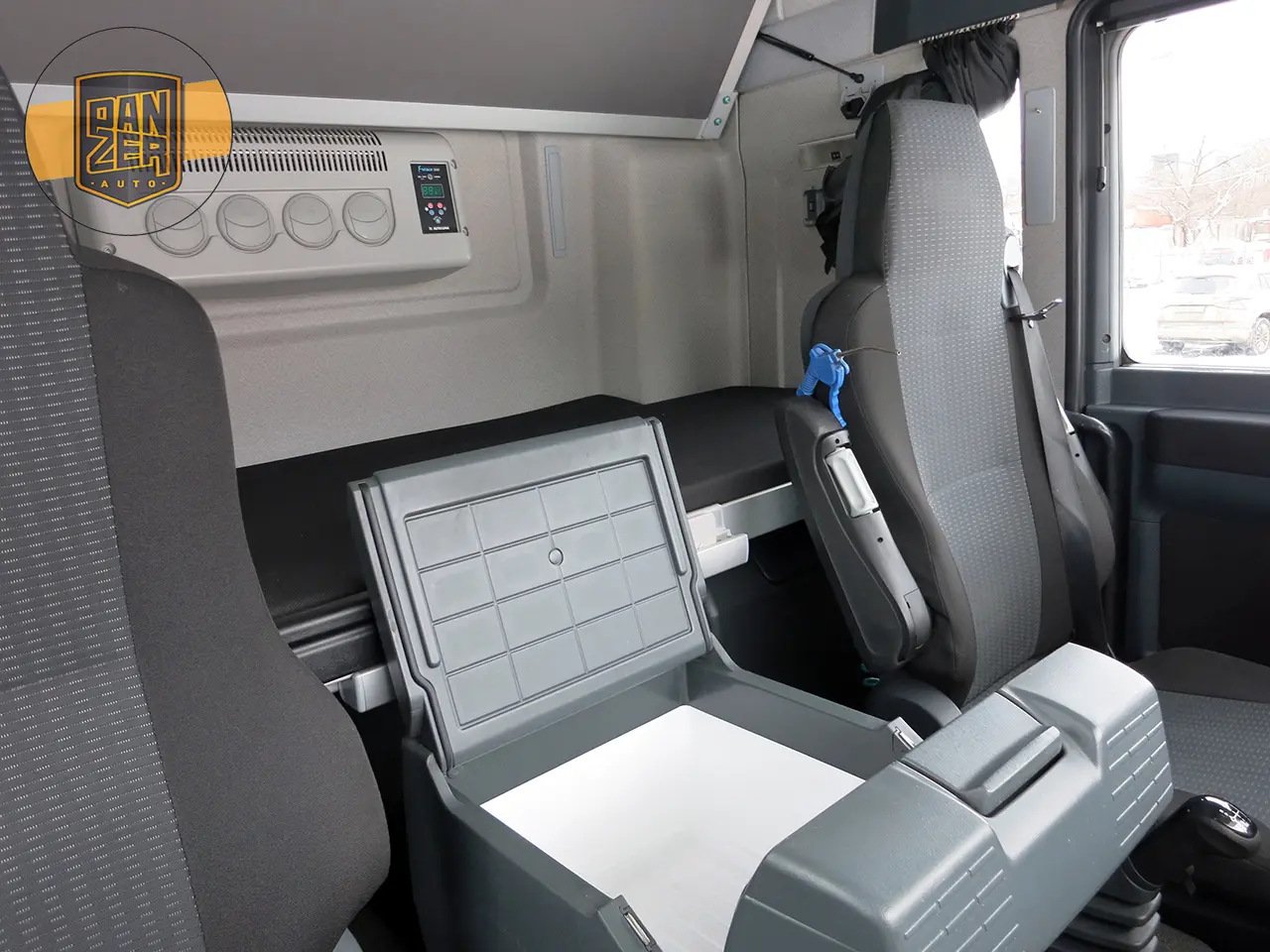 MAN TGM 12.250, 2013 год, штора 51 куб с гидролифтом - фото 15
