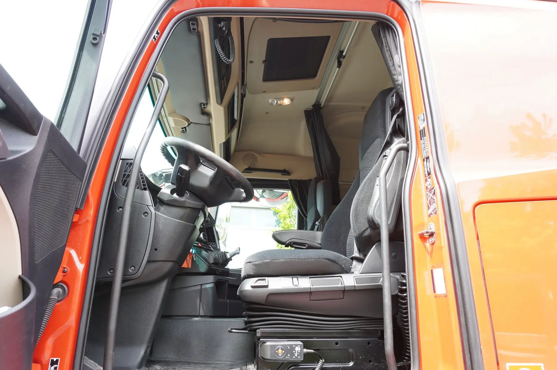 Рефрижератор Mercedes Actros 2542, 2016 год, 19 европалет, высокая кабина, без пробега по РФ - фото 3