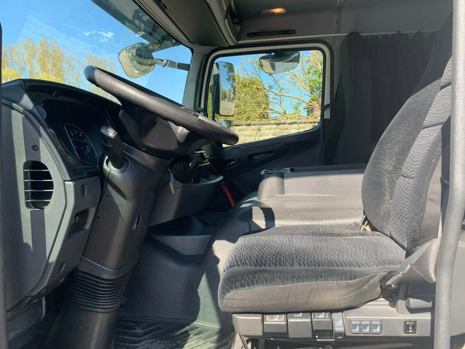 Mercedes Atego 1230L NEW, 11/2014 год, фургон 45 м3, гидролифт, спальная кабина - фото 3