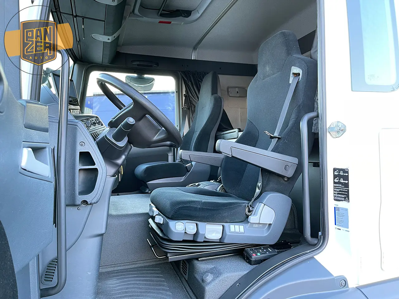 MAN TGM 12.250 BL, рефрижератор битемпературный 51 м3, Евро-5, спальная кабина, гидролифт - фото 3