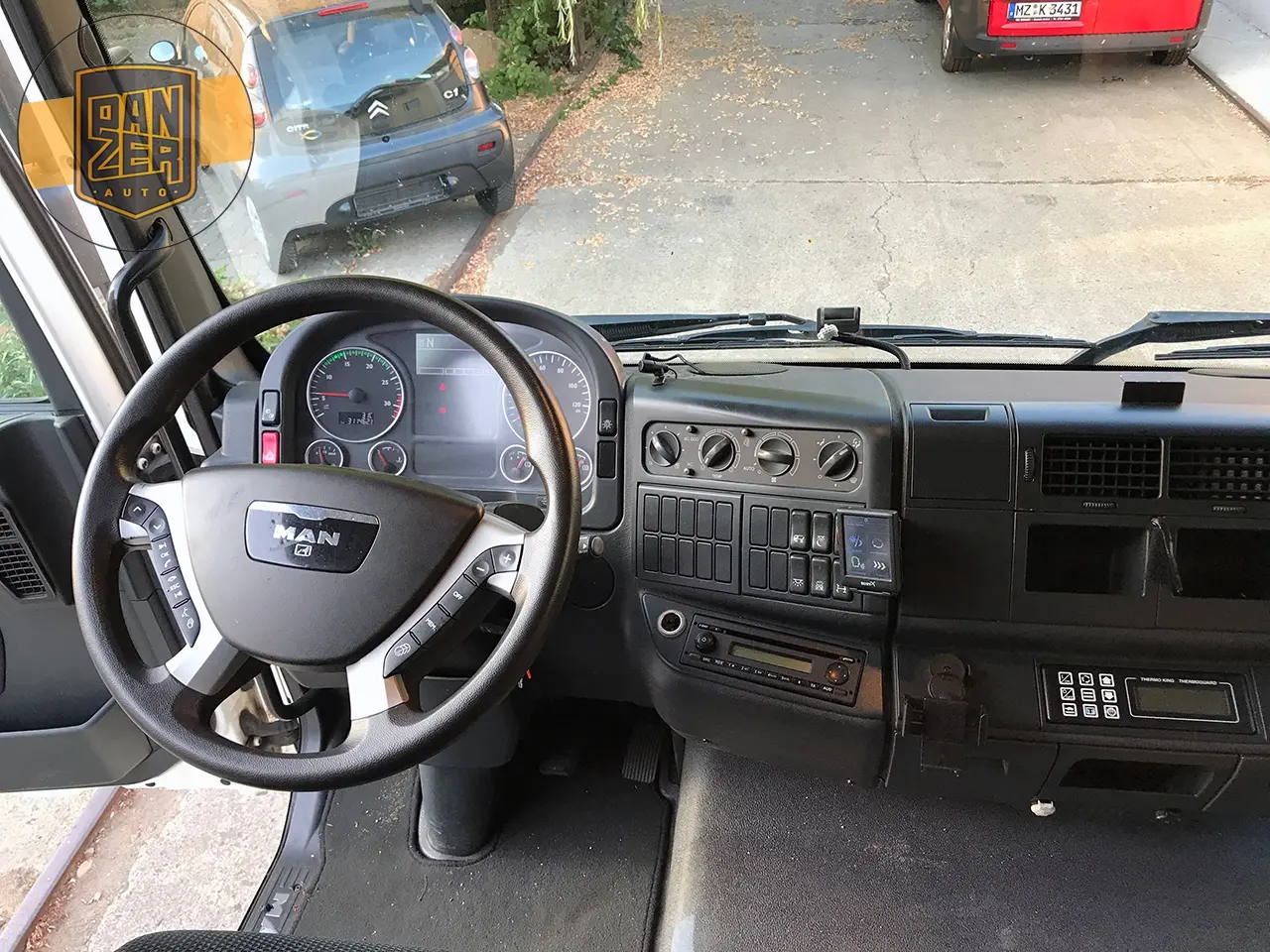 MAN TGM 12.290 LL, 2012г, рефрижератор 40 м3, спальная кабина - фото 4