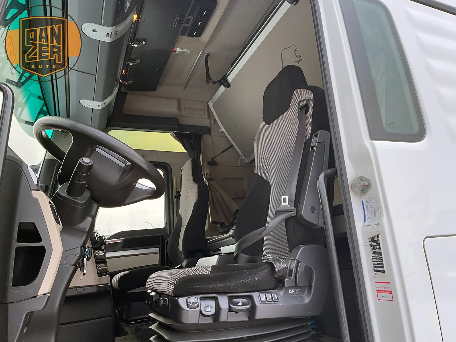 MAN TGX 18.500, тягач 4х2, XXL кабина, 2 бака, максимальная комплектация - фото-детальных 3