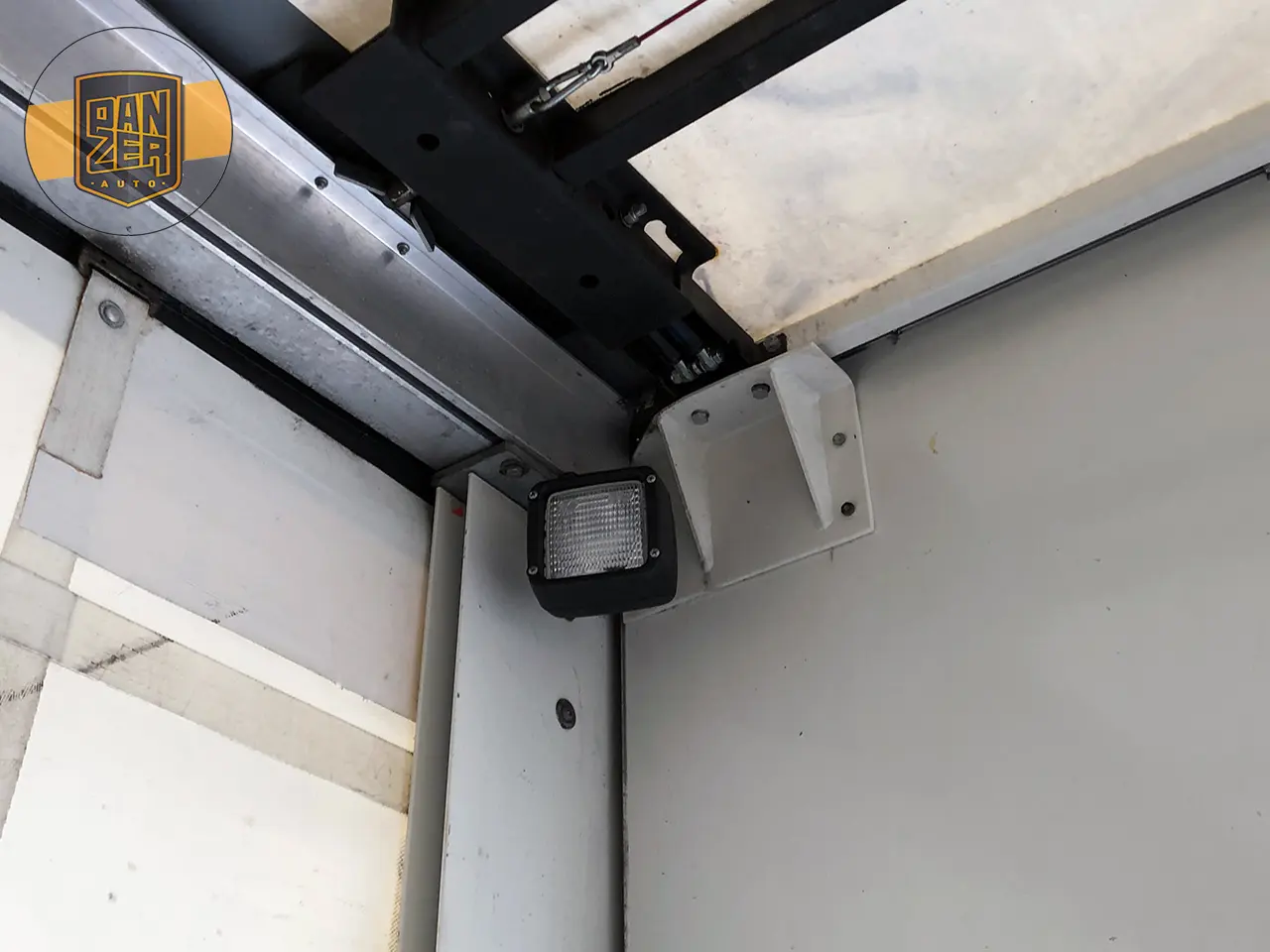 MAN TGM 12.290 LL, 2012 год, штора 50 кубов с гидролифтом - фото 14