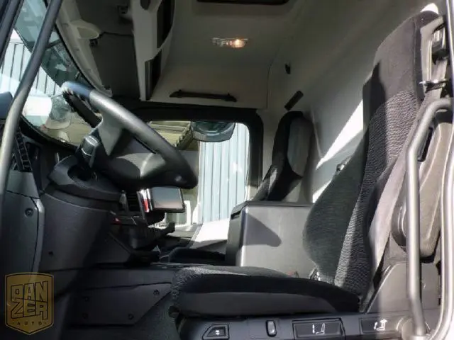 Mercedes-Benz Antos 1824, фургон 47м3, гидролифт 2000кг, Евро-6, г/п 10т, состояние нового - фото 3