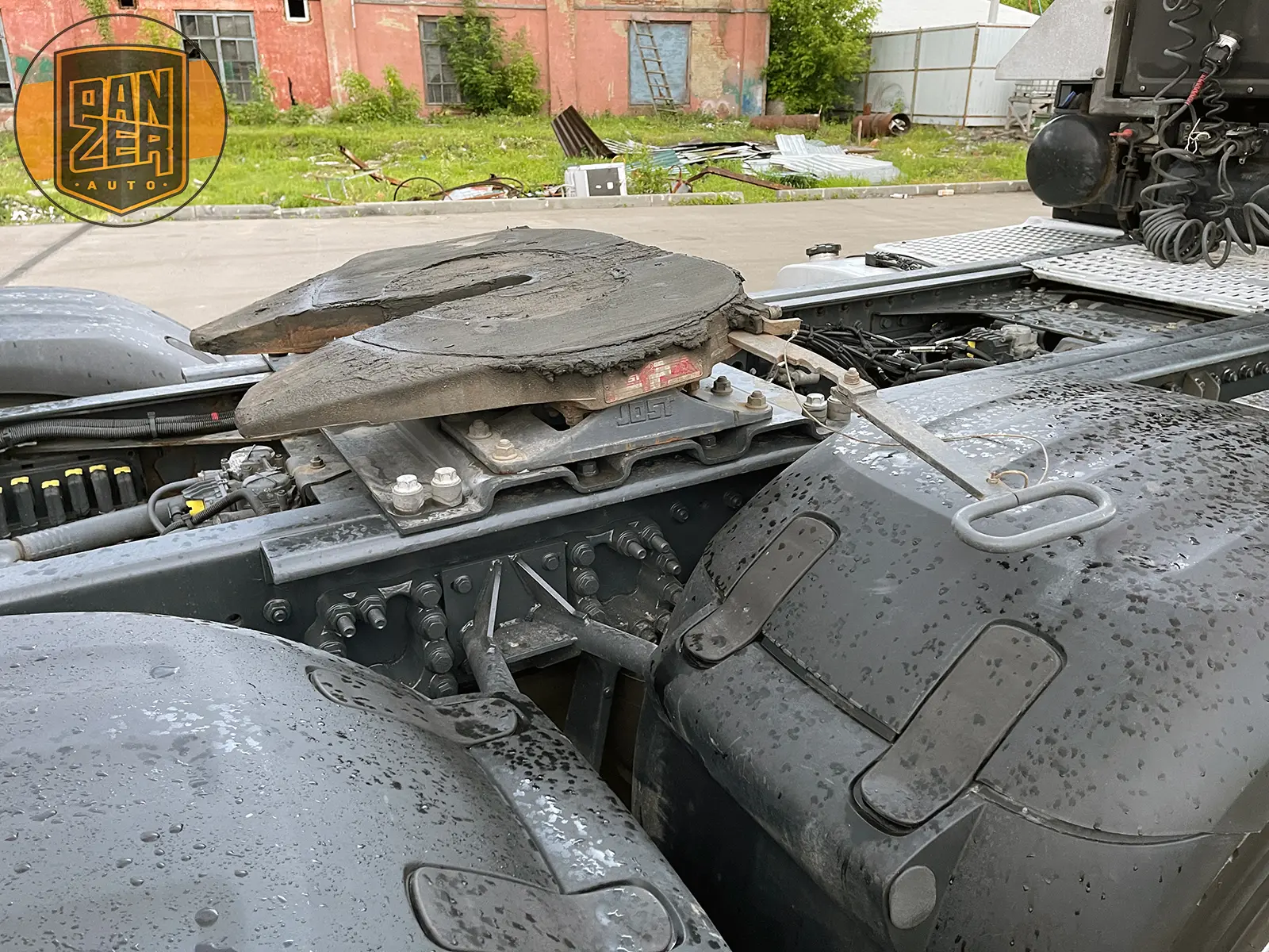 DAF XF530 6x4 тягач-тяжеловоз, сцепной вес 80 тонн - фото-детальных 17