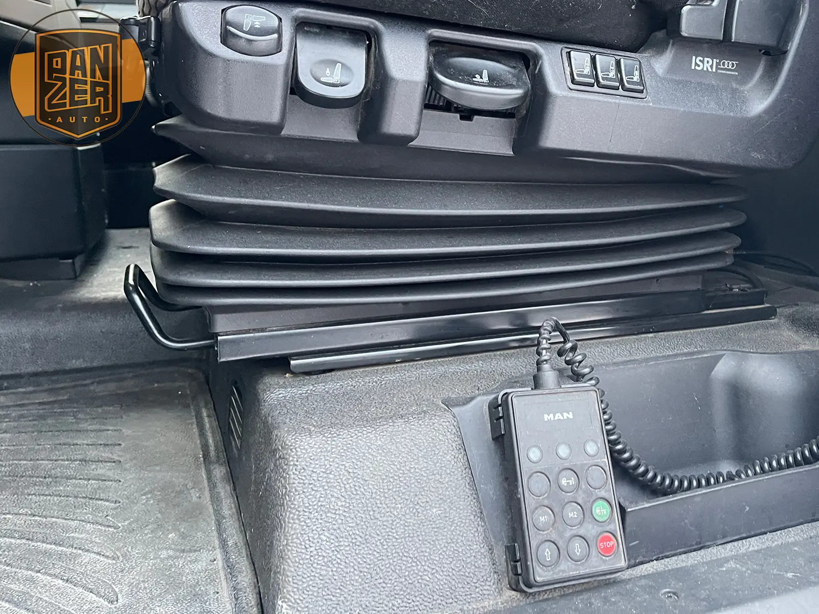 MAN TGX 18.500, тягач 4х2, XXL кабина, 2 бака, максимальная комплектация - фото-детальных 28