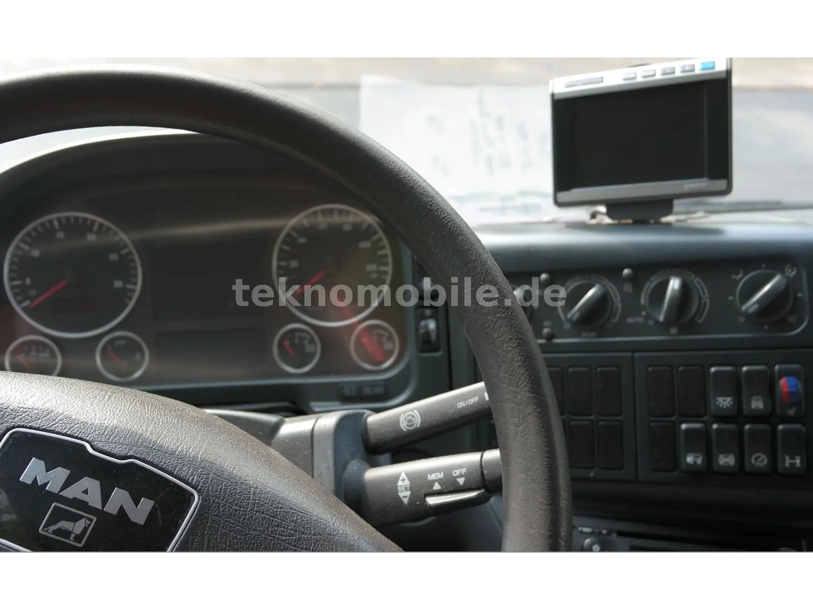 MAN TGL 8.180 BL, борт-тент, длина 7.2м, гидролифт,  без пробега по РФ - фото 4