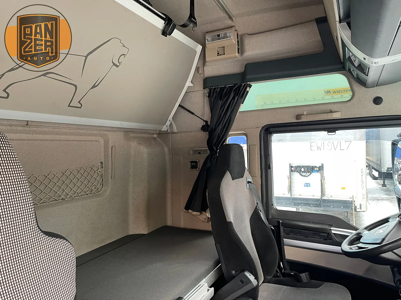 MAN TGX 18.500, тягач 4х2, XXL кабина, 2 бака, максимальная комплектация - фото-детальных 21