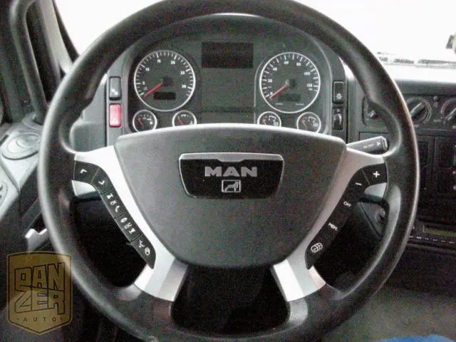 MAN TGM 18.290 L, штора 47м3, сдвижные крыша и бока, гидролифт MBB 2000 кг, спальник, кондиционер - фото 3