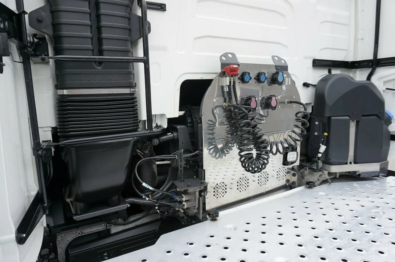 Тягач Volvo FH 540 Dual Clutch, 2019 год, 6х2 спарка, Globetrotter XL, без пробега по РФ - фото-детальных 2
