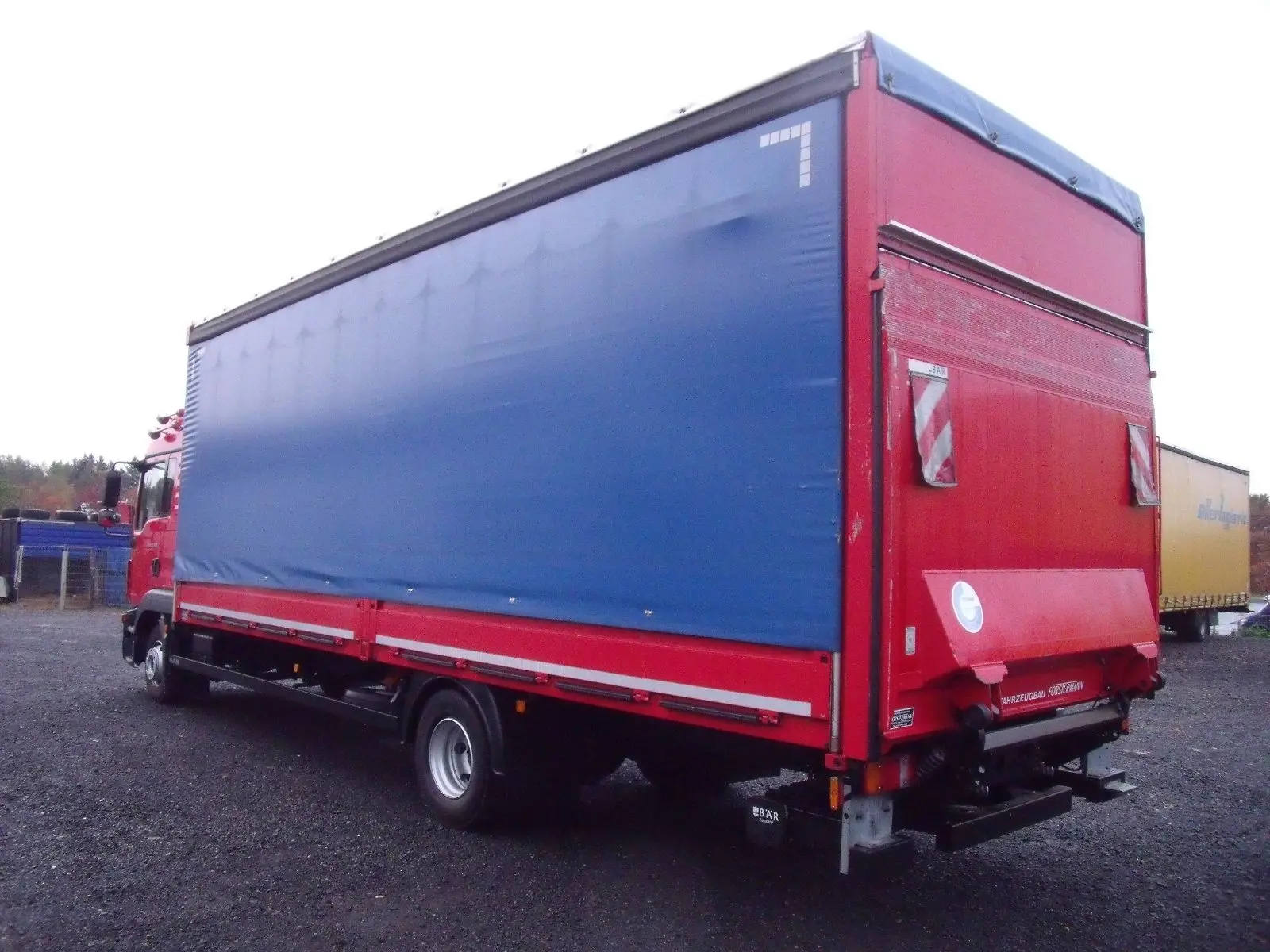 MAN TGL 12.220 BL, 2013г, штора-борт 45 куб, гидролифт, 2 спальника - фото