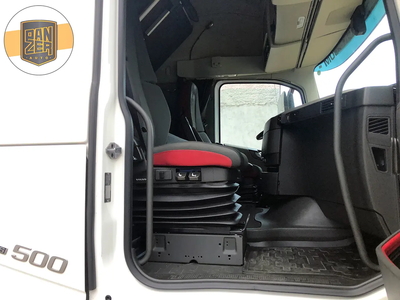 Тягач Volvo FH 500, 2018 год, 6х2, Globetrotter XL, без пробега по РФ - фото-детальных 11