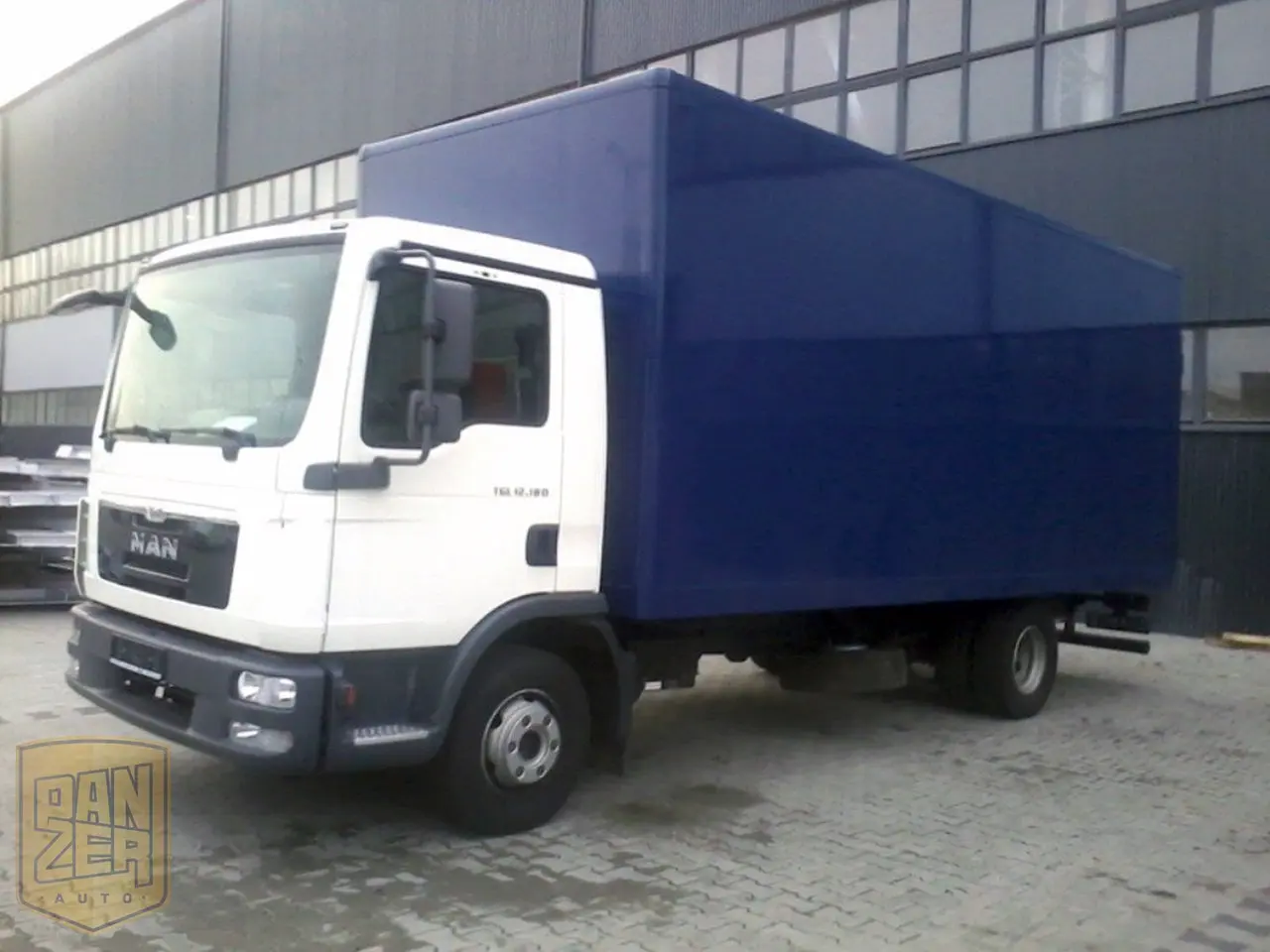 MAN TGL 12.180, фургон 36м3, 8тыс.км, 2012г, кондиционер, состояние нового - фото