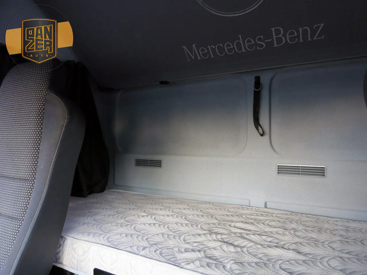 Mercedes Atego 1224, фургон 48 кубов, 2012 год, ворота - фото 13