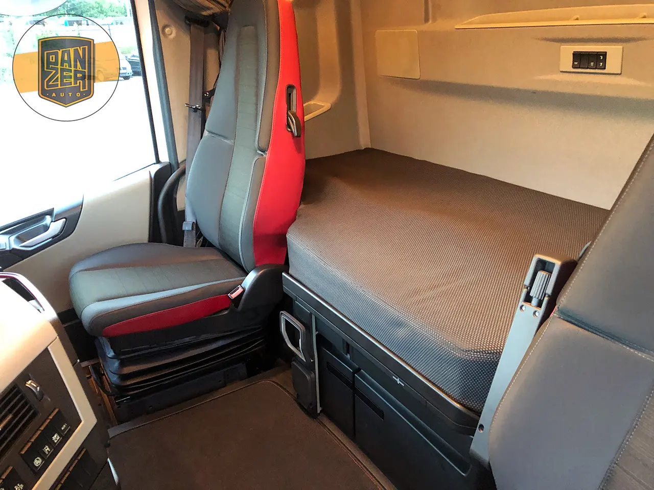 Рефрижератор тушевоз Volvo FH 460, г/п 12 тонн, из Германии, 2017 год - фото 30