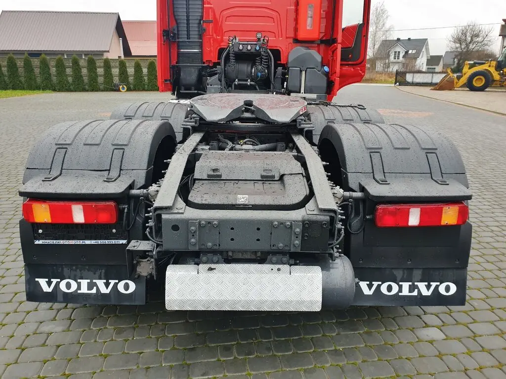 Тягач Volvo FH 500, 6х2, Globetrotter XL, ленивец сзади, без пробега по РФ - фото-детальных 2