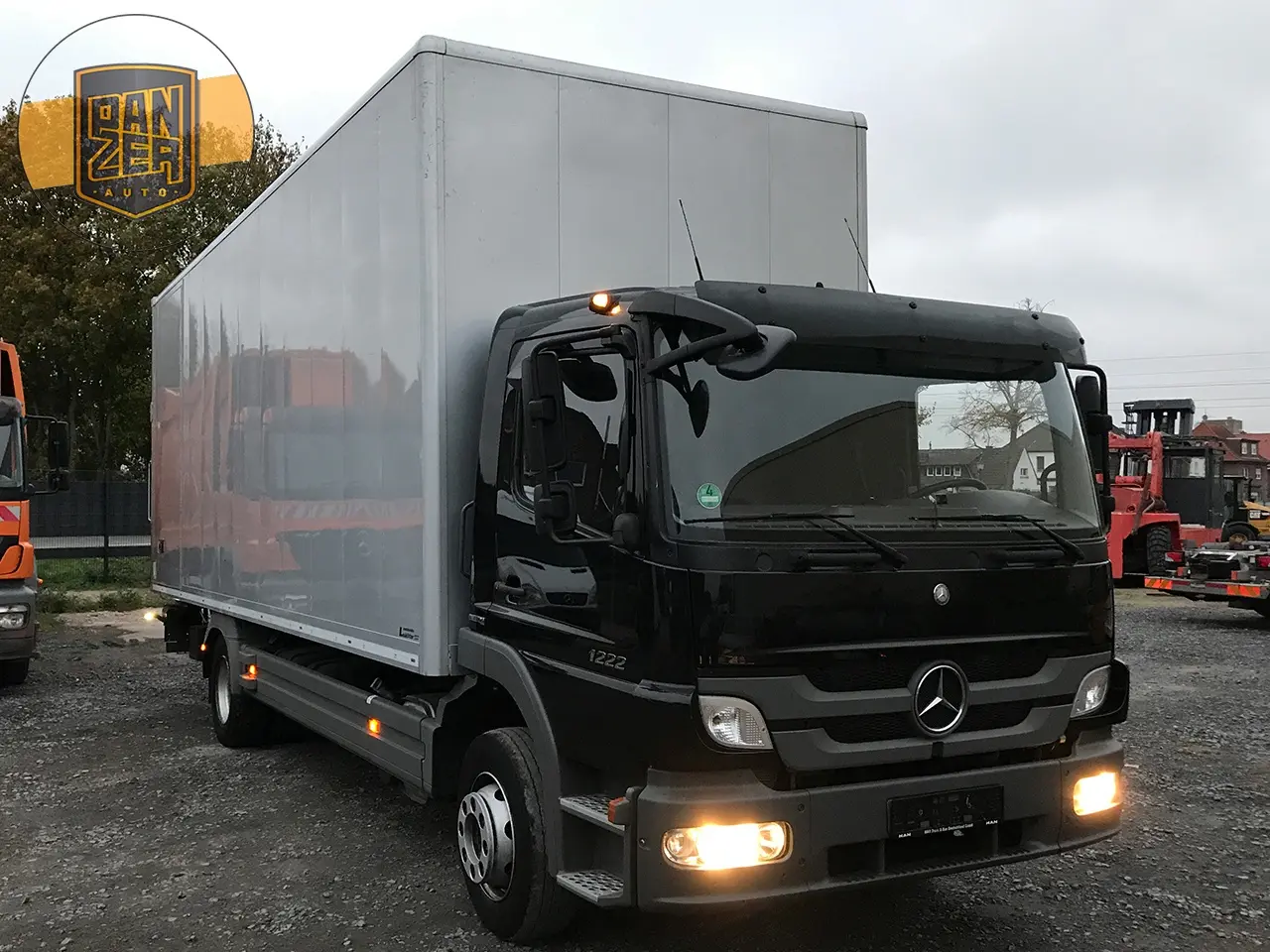 Фургон Mercedes Atego 1222 L, 2013 г, 48 м3, гидролифт, боковая дверь - фото
