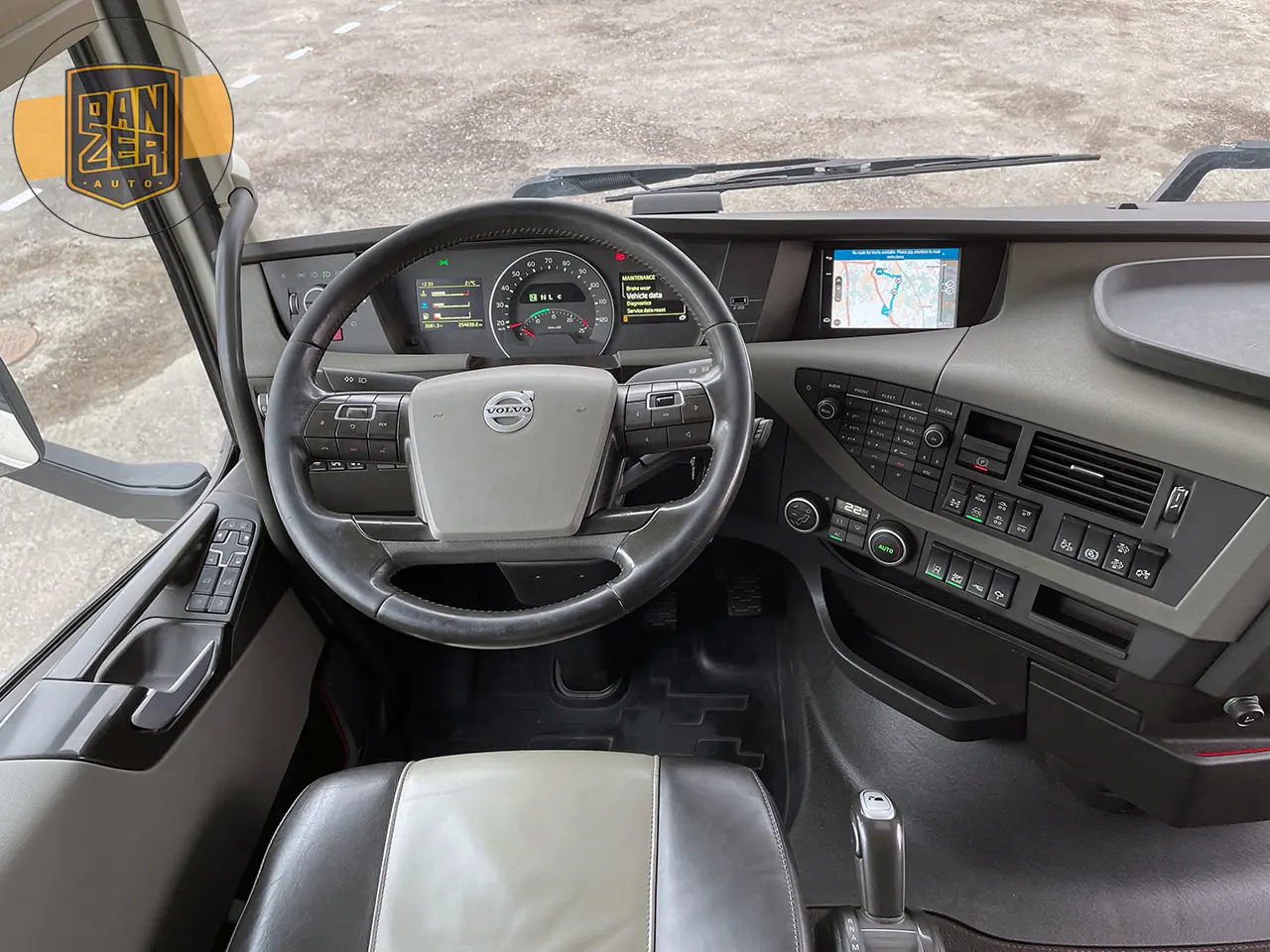 Тягач Volvo FH540, 2018 год, 6х4 с подъемной осью - фото-детальных 4
