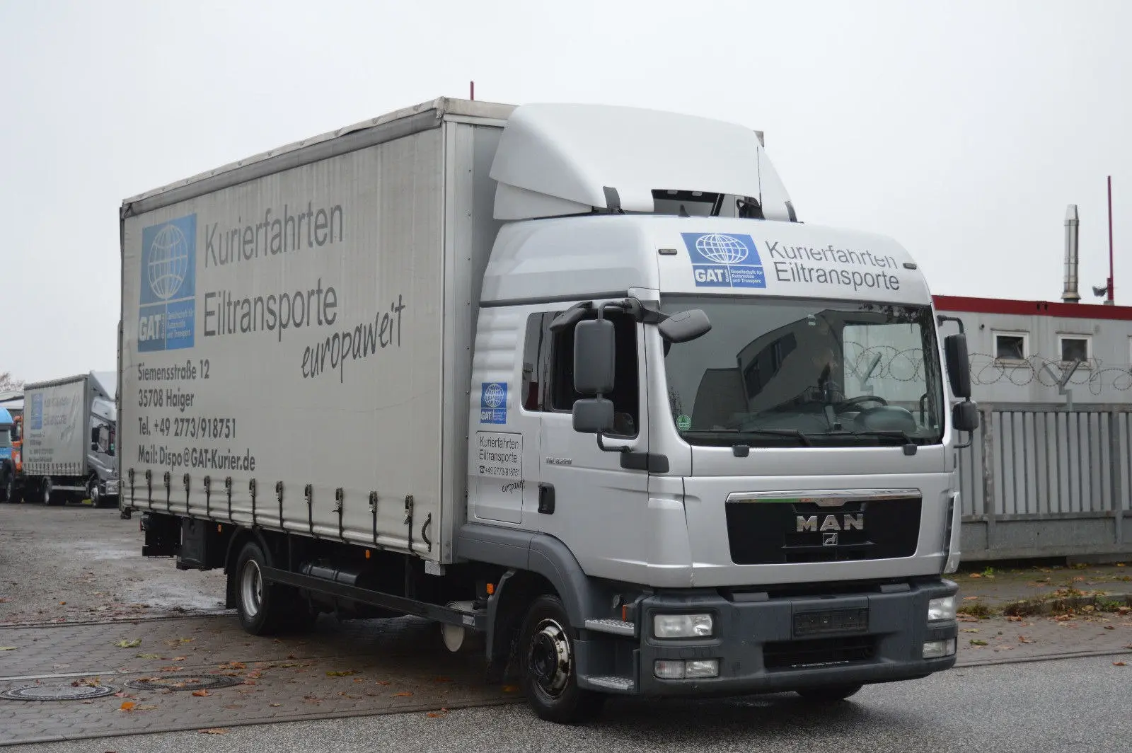 MAN TGL 8.220 BL, 2012г, штора 45 м3, г/п 5 тонн, гидролифт - фото