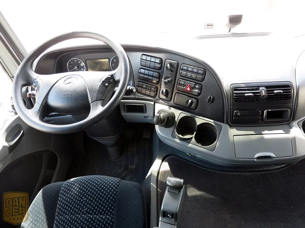 Продажа грузовика Mercedes Actros 2544, 2011 г, штора 48 м3 - фото 6
