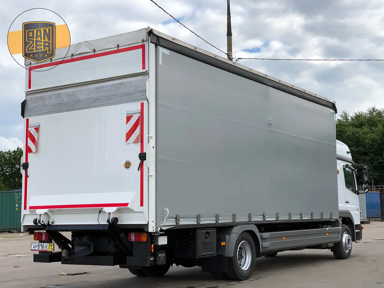 Mercedes-Benz Atego 1229, 2013 год, штора 51 м3, гидроборт, 2 спальника - фото