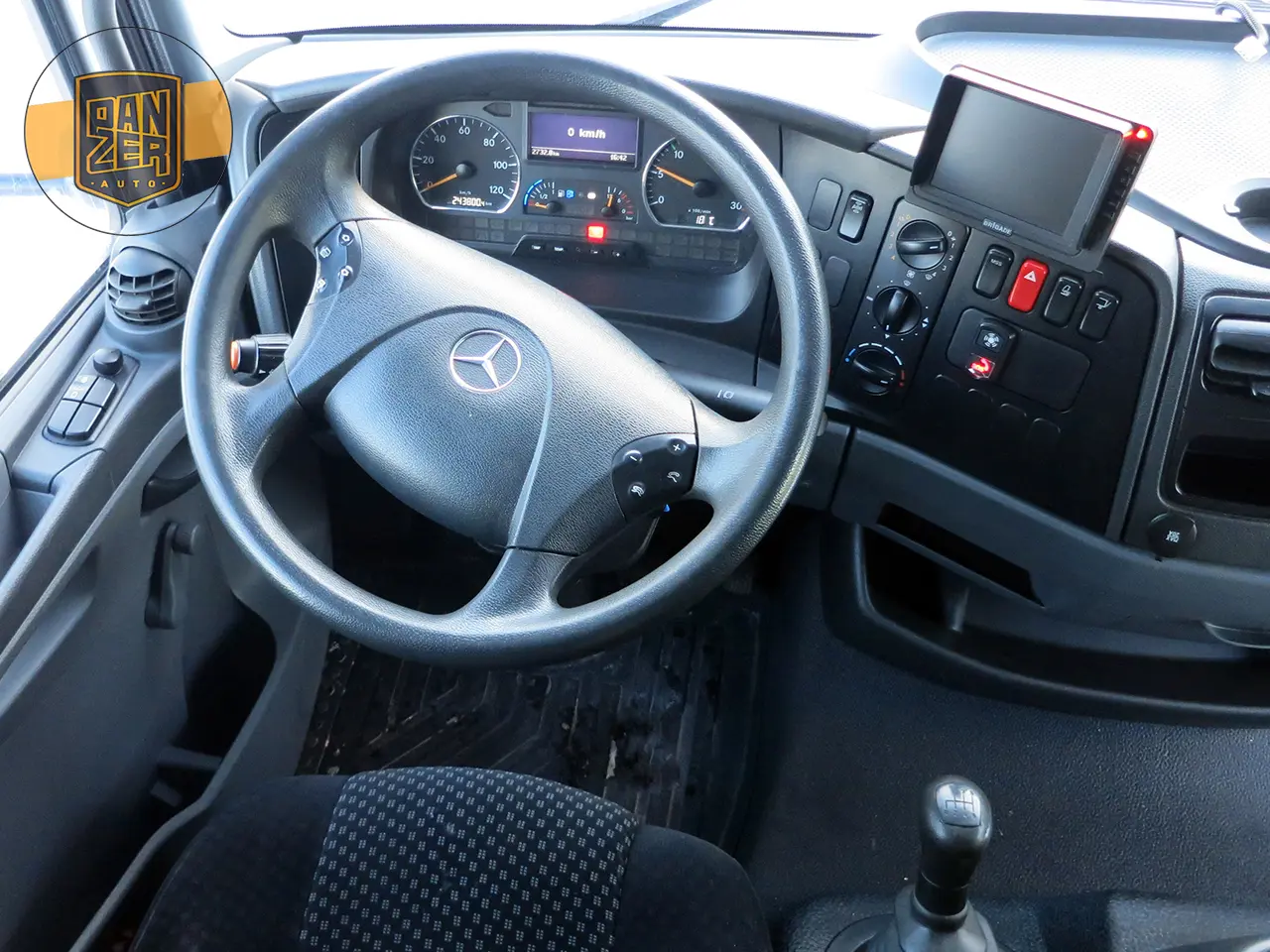 Mercedes Atego 1218 L, изотермический фургон 8.2м, 2011 г, гидроборт - фото 4