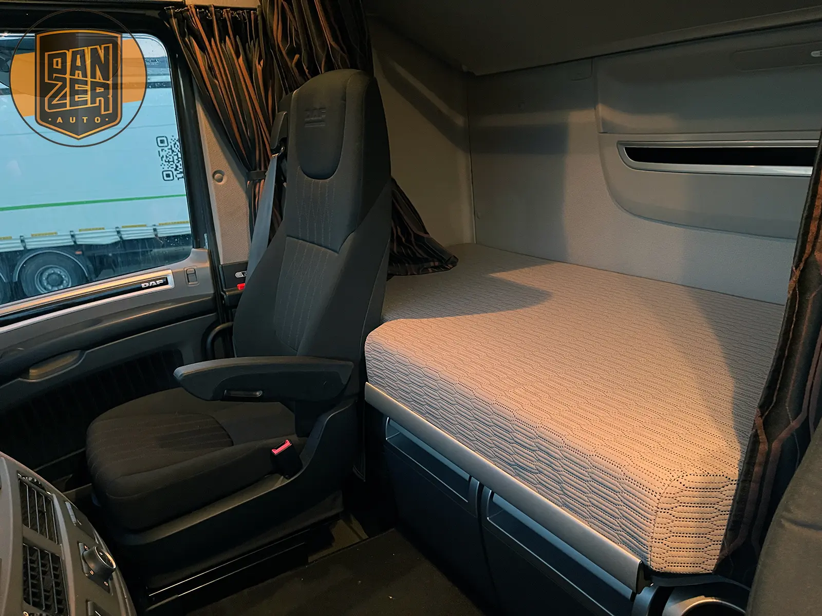DAF XF530 6x4 тягач-тяжеловоз, сцепной вес 80 тонн - фото-детальных 29