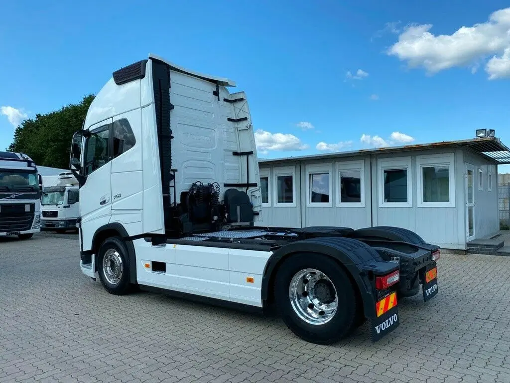 Тягач Volvo FH16 750, кабина XL, 2019 год, 4х2, 2 бака, без пробега по РФ - фото-детальных 8
