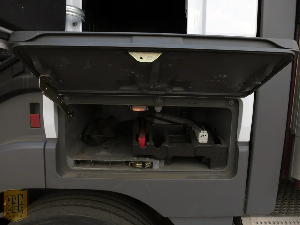 Mercedes-Benz Actros 1841 LL MegaSpace, 52м3 штора, 10-тонник - фото 14