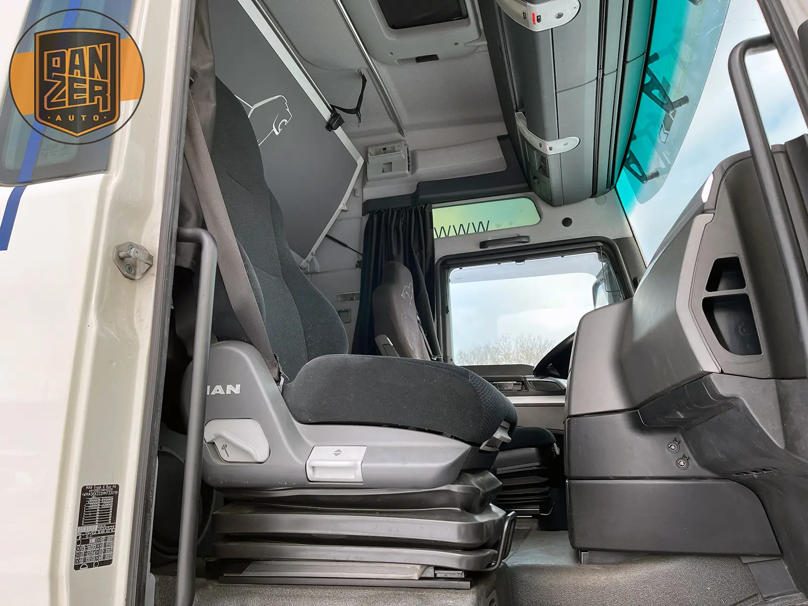 MAN TGX 18.480 тягач 4х2, XXL кабина, 2 бака - фото-детальных 5