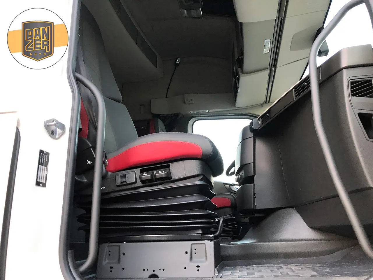 Рефрижератор тушевоз Volvo FH 460, г/п 12 тонн, из Германии, 2017 год - фото 16