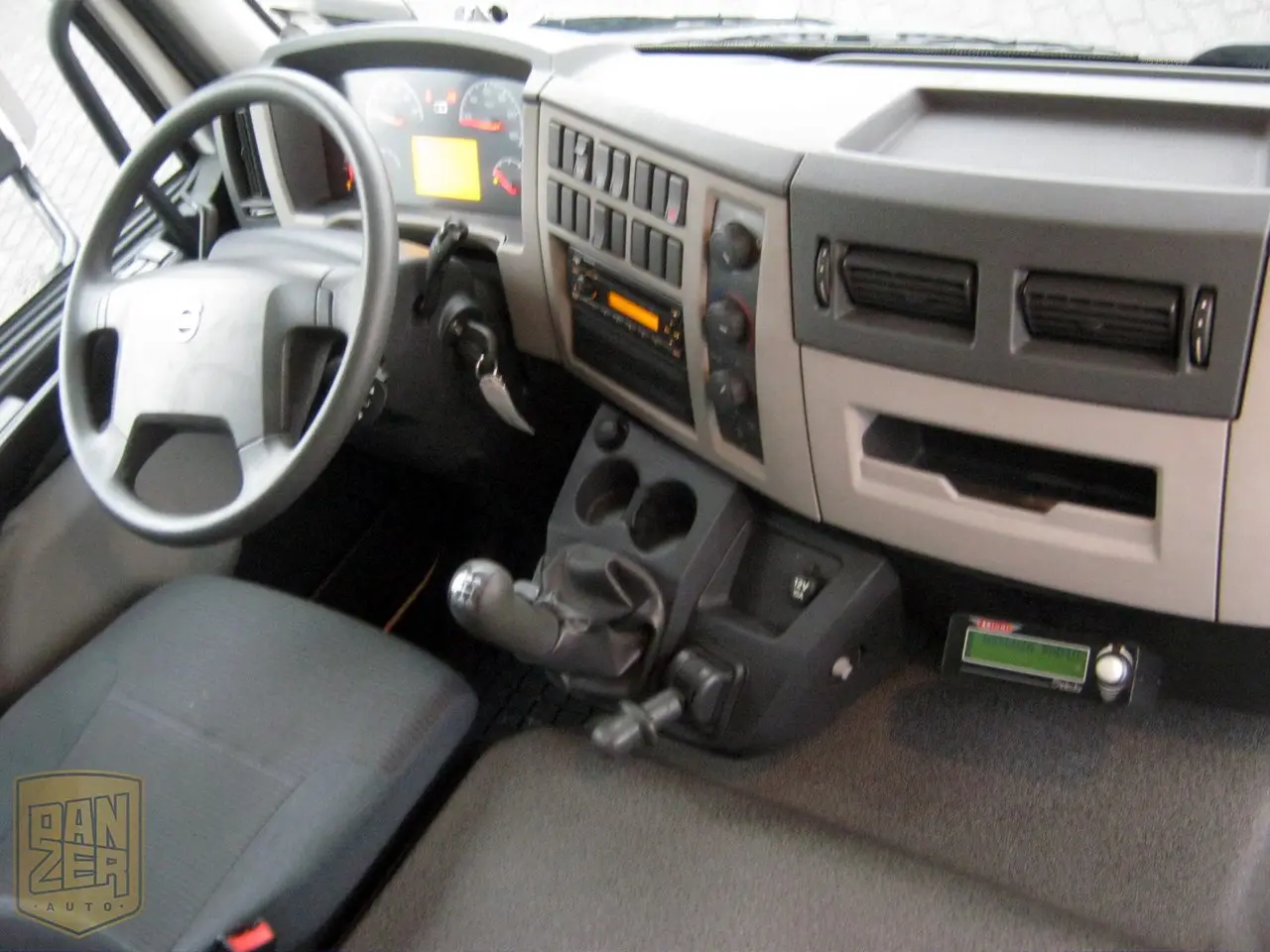 Volvo FL 240, рефрижератор 30м3, ворота, двери по бокам, 2012г, дизель-электрическая установка Brighi M-201 - фото 4