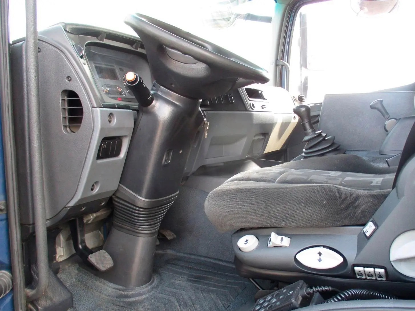 Рефрижератор автономный Mercedes Atego 1224 L, 2010г, кузов 7.6м, ворота+лопата, до 12 тонн - фото 6