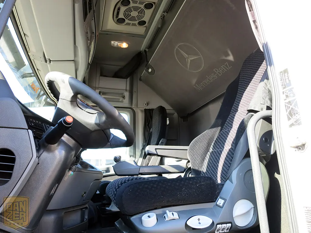Автопоезд Mercedes Actros тентованный, 100 кубов, г/п 20 тонн. 2010 г. Без пробега по РФ! - фото 4