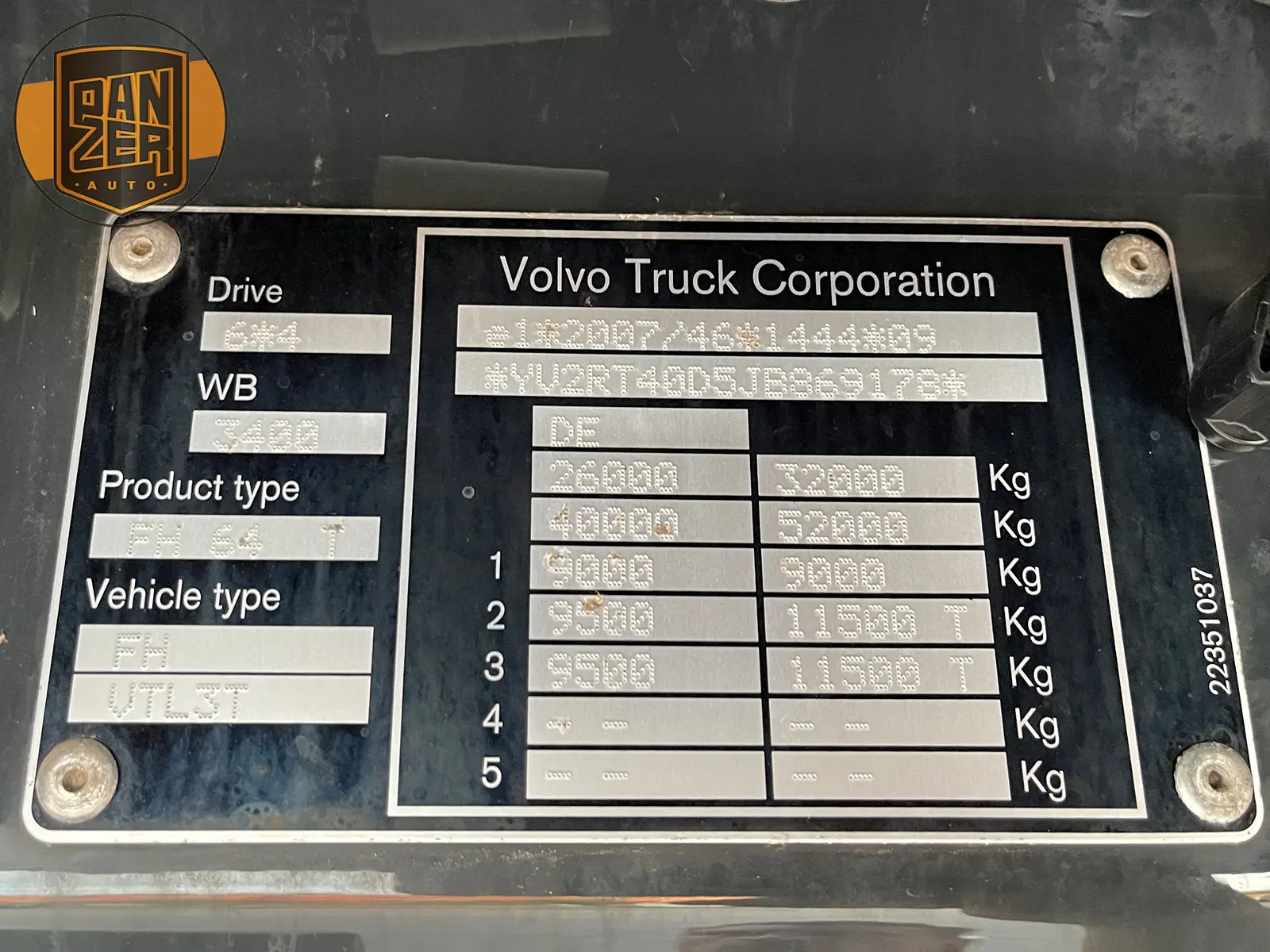 Тягач Volvo FH 500 6x4, 2018 год, подъемная ось, из Германии - фото-детальных 19